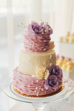 svatební dort s luxusným zdobením
