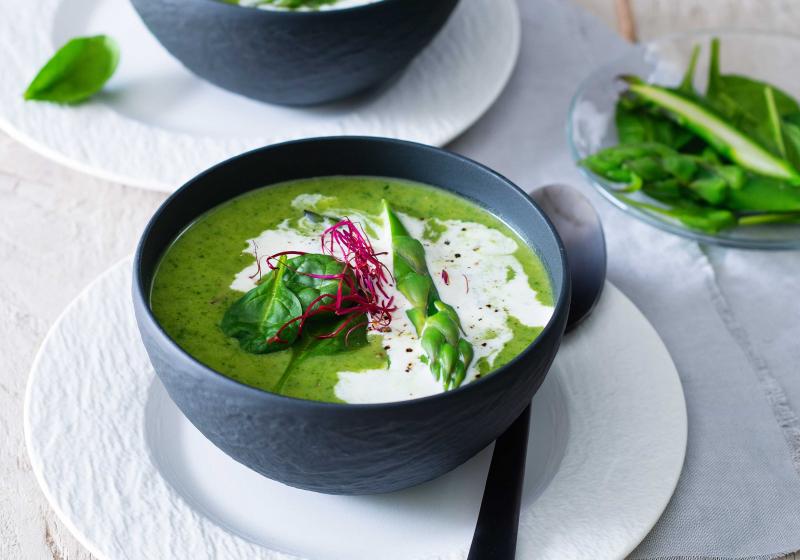 Chřestová polévka je jarní životabudič: Připravit ji můžete z bílého i zeleného chřestu
