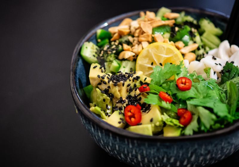 30 svěžích a vydatných asijských salátů, které můžete jíst celé léto