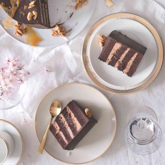 Čokoládovo-karamelový dort se slanými arašídy