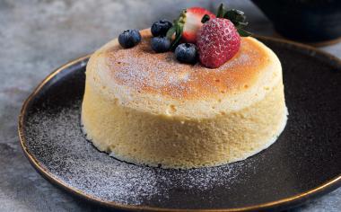 Hitem sociálních sítí je japonský cheesecake: Pokud ho připravíte správně, oslní vás nebeskou lehkostí a delikátní chutí