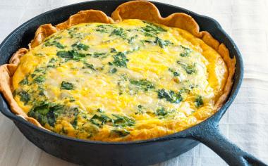 Špenát a vejce: Osvědčená dvojice, se kterou jednoduše připravíte řadu báječných jídel
