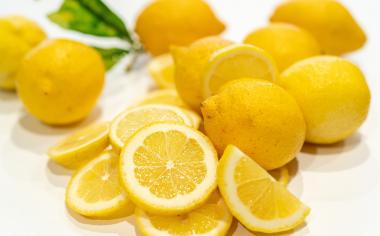 Kyselina citronová je levným pomocníkem v každé kuchyni. Pomůže s vařením i úklidem