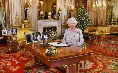 Bývalý šéfkuchař královské rodiny řekl, co jedí o Vánocích. S královnou měl na Štědrý den hezkou tradici