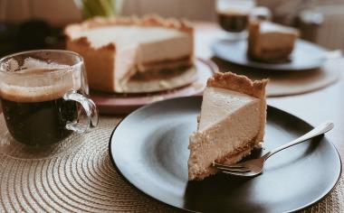 27 dezertů pro opravdové milovníky kávy: Připravte si božský cappuccino cheesecake nebo tiramisu do skleničky