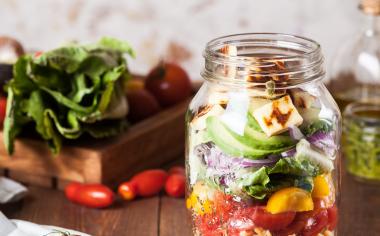 Skoro bez vaření: 5 tipů na obědy do práce ve skle