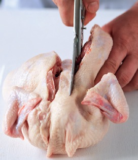 porcování kuřete + základní řez podél prsní kosti