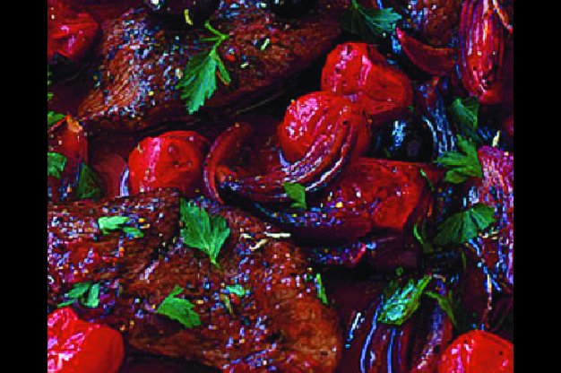 Jehněčí plátky s rajčaty a olivami