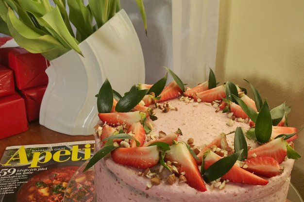 Malinový dort k 15. narozeninám Apetitu