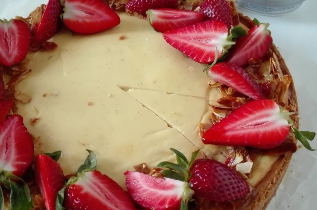 Jahodovo-mandlový cheesecake