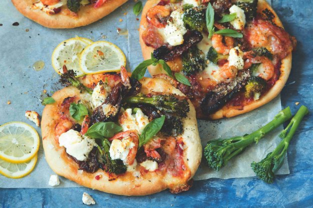 Pizza s brokolicí a krevetami