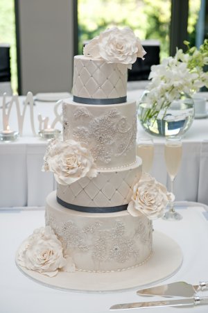 čtyřpatrový svatební dort