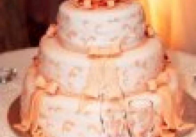 Kolik by měl stát váš svatební dort?