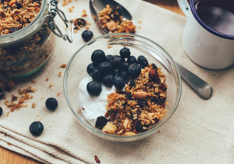Zdravá snídaně i svačina: křupavá domácí granola