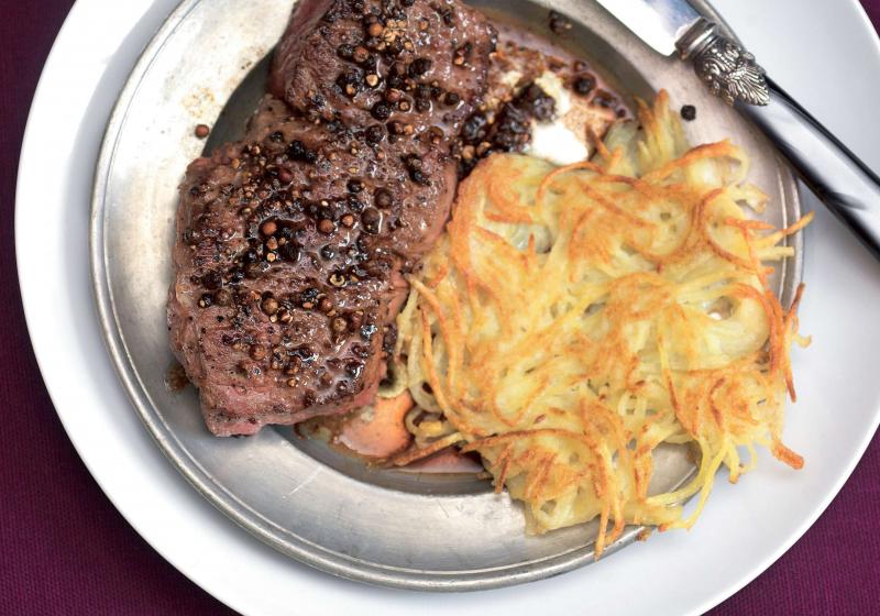 Hovězí steak na pepři s bramborovými rösti