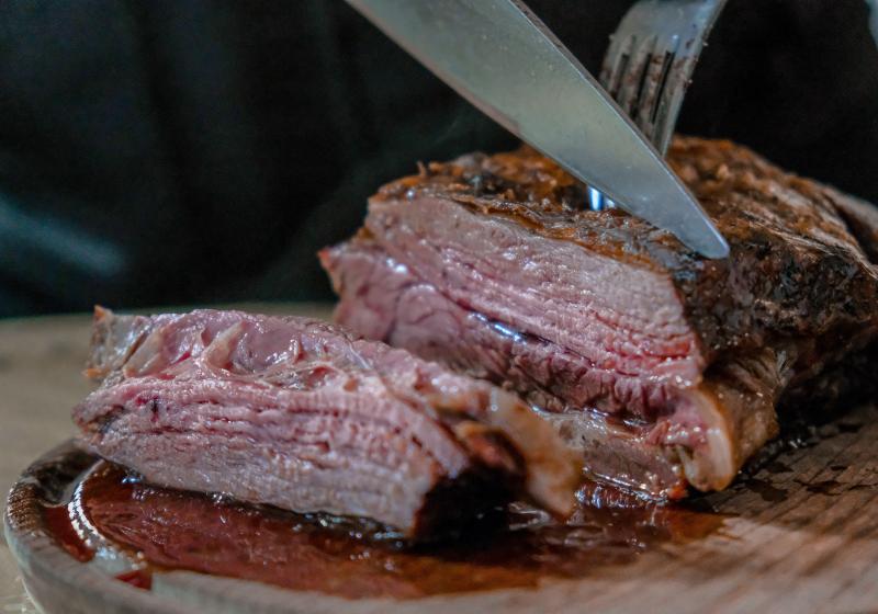 Šťavnaté a křehké: Jak na pomalu pečené hovězí maso