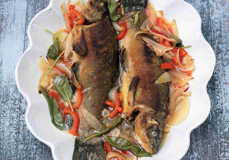 21 receptů na sladkovodní ryby: úhoř, candát, pstruh, lín, štika a další