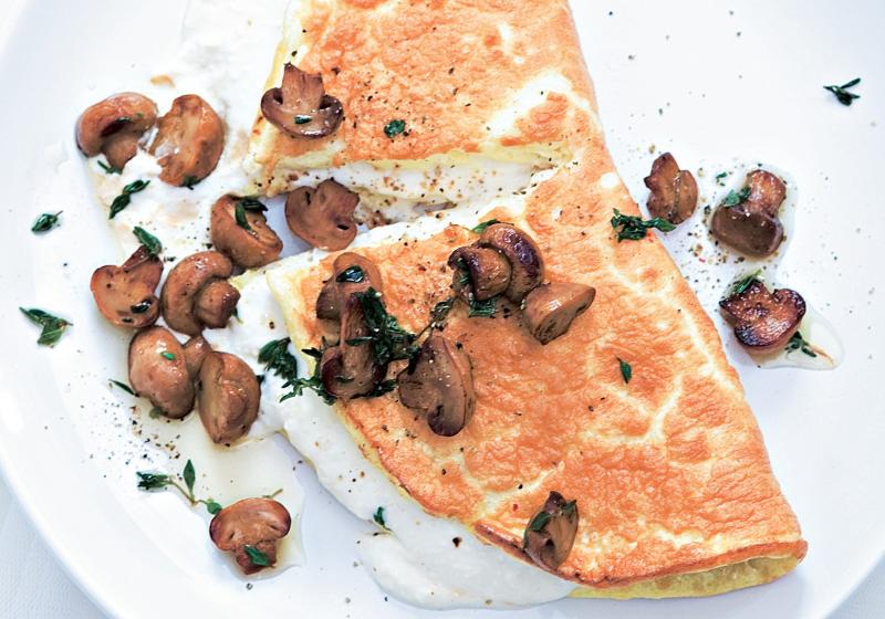 Omeleta se žampiony a sýrovým krémem