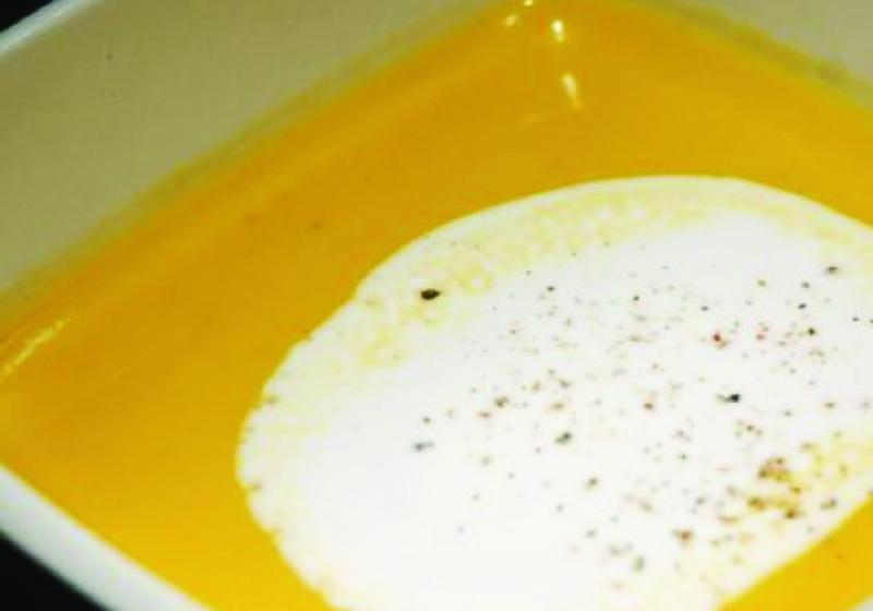 Krémová dýňová polévka s česnekem