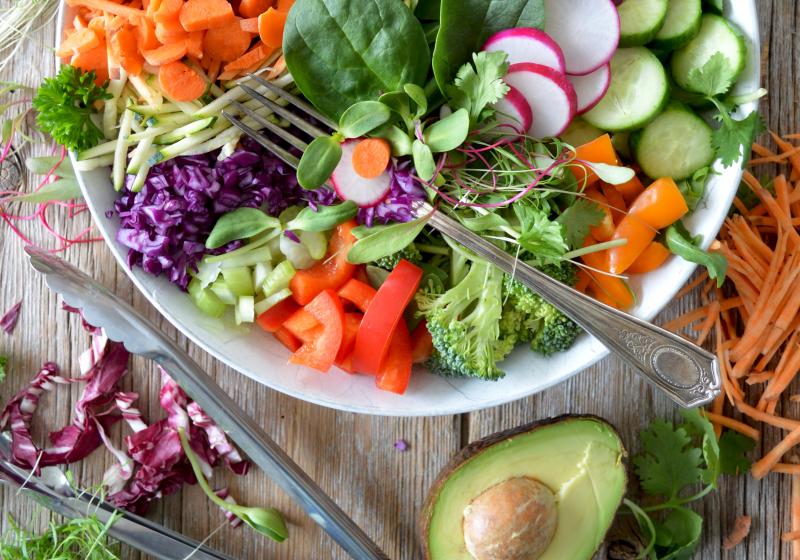 Zdravě a lehce: 40 skvělých salátů na každý den