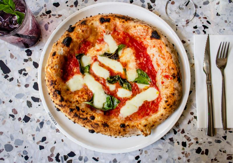 Pravá neapolská pizza je jen jedna. Připravte si ji i vy