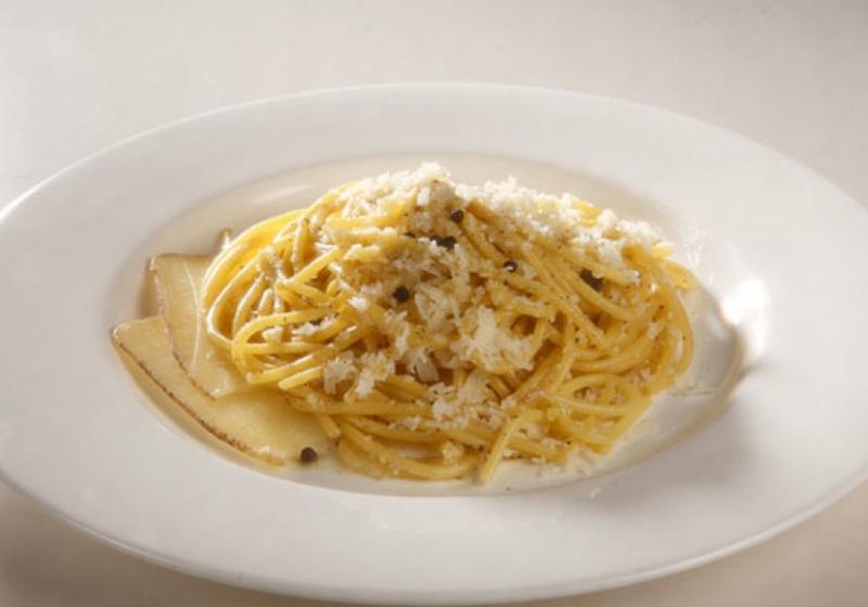 Barilla Spaghetti se sýrem a pepřem 