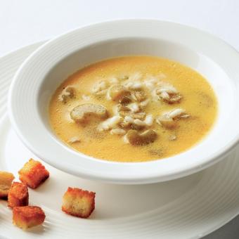 Česnekovo-šafránová polévka