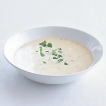 Cuketová polévka s gorgonzolou