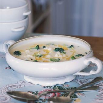 Květákovo-brokolicová polévka
