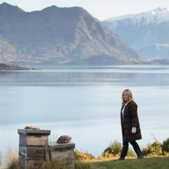 Bývalá lovkyně vačic a hippie: pozoruhodný příběh nejznámější novozélandské kuchařky Annabel Langbein 