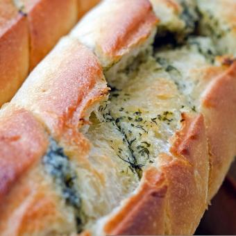 Sýrový chléb po francouzsku