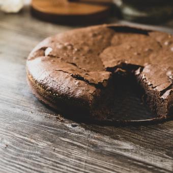 Dopřejte si čokoládové pokušení a ochutnejte slavnostní švédský dezert jménem kladdkaka