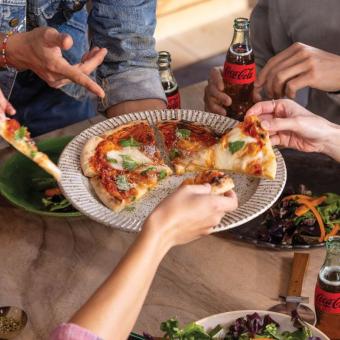 Oblíbené jídlo, Coca-Cola a šance vyhrát zájezd do Pizza vesničky v  Neapoli! 