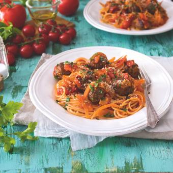 Špagety s rajčatovou omáčkou & masovými koulemi