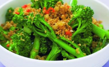 Brokolice s chilli strouhankou
