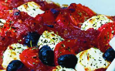 Rajčata zapékaná s kozím sýrem a olivami