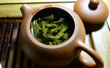 Připravte si zdraví prospěšný zelený čaj