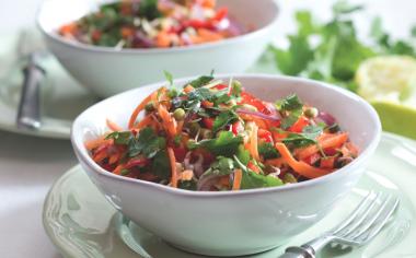 Asijský salát s mrkví a paprikou