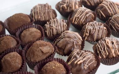 3 nápady, jak zdobit cukroví čokoládou