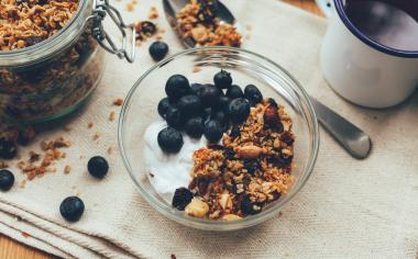 Rychlá snídaně i svačina: Připravte si snadno domácí křupavou granolu