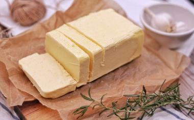 Jak poznat změklé máslo