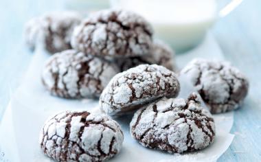 Popraskané čokoládové sušenky crinkles