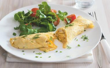 Vaječná omeleta se salátkem