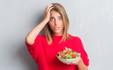6 stravovacích zlozvyků, které vám ubírají energii