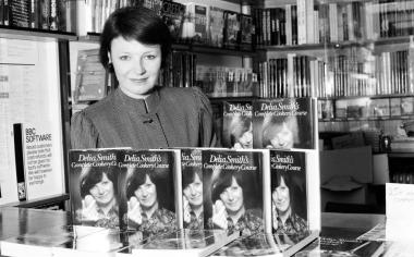 Kuchařka Delia Smith: Jak zvýšila v Británii prodej vajec a co měla společného s The Rolling Stones?