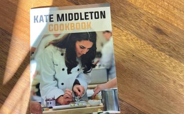 Kuchařka Kate Middleton je podvod vyrobený v Las Vegas. Autor nevydělává peníze jen na vévodkyni  