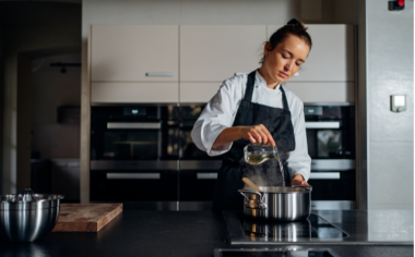 Michelinská restaurace mě naučila práci ve stresu a disciplíně, říká MasterChefka Kristína Nemčková