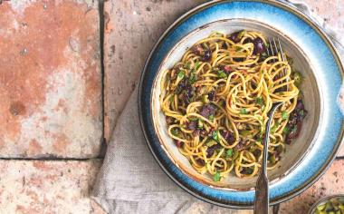 Špagety se sardelkami a olivami