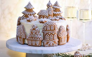 Kouzlo Vánoc na svátečním stole: Připravte si jedinečný perníkový dort z perníčků, které jsou měkké hned