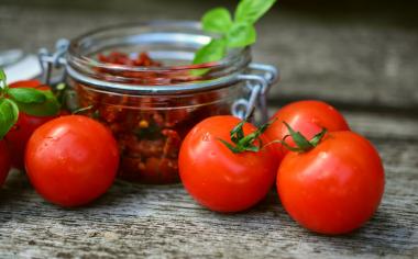 Tip: Jak rychle oloupat rajčata